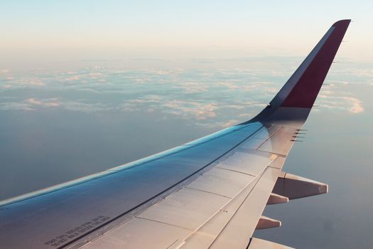 Slash Your Costs: Pro Tips for Booking Last-Minute Flights & Stays